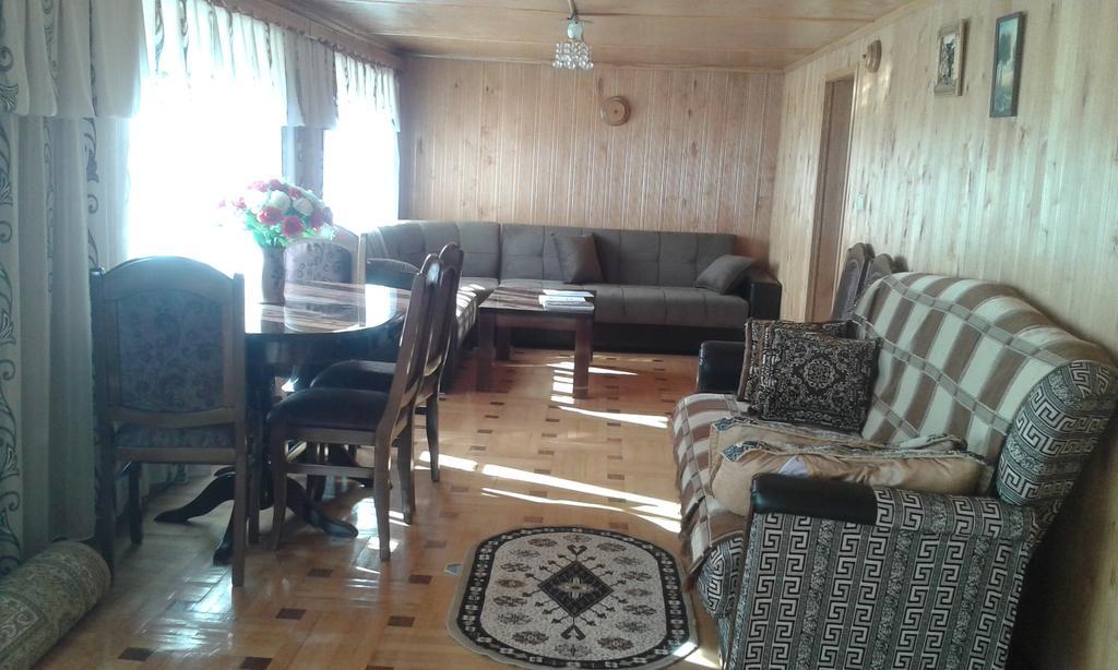 Guest House Anisa Birkiani Buitenkant foto